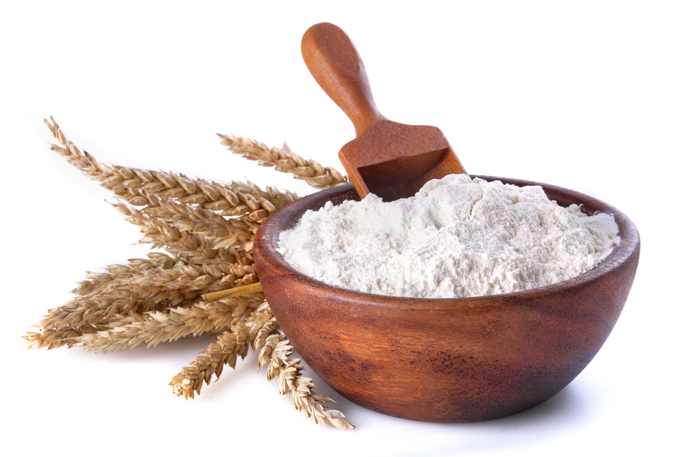 Flour,With,Wheat,In,A,Wooden,Bowl,And,Shovel,On Pirinç unu